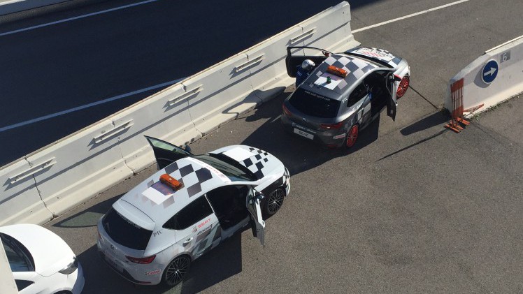 Verslag Seat Leon Eurocup 2015 tijdens het laatste raceweekend op Circuit de Barcelona-Catalunya net buiten Barcelona.