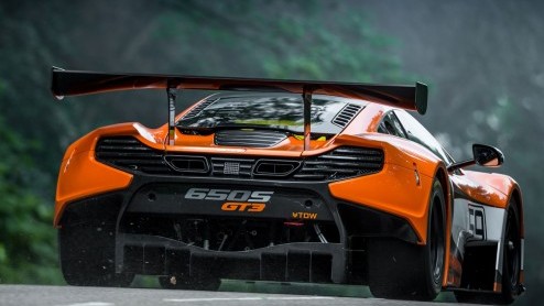 McLaren heeft de 650S GT3-racer aan het grote publiek voorgesteld. Ten opzichte van voorganger 12C GT3 heeft McLaren vooral ingezet op kostenbesparingen.