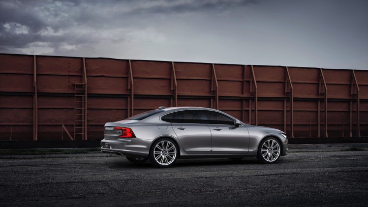 Volvo introduceert Polestar chiptuning voor de Volvo S90 D5 en V90 D5 PowerPulse, waarbij de dieselmotor 240 pk en 500 Nm krijgt. In oktober volgt Polestar software voor de T6 motor.