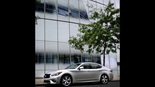 Infiniti Q70 sedan - voorheen Infiniti M - kan rekenen op een facelift. Het nieuwe 2015 model krijgt LED-verlichting en is te bestellen met de 2.2 liter turbodieselmotor uit de Q50.