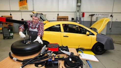 De verkoop van autogas brandstof LPG is in 2013 gedaald ten opzichte van 2012. En dat heeft diverse oorzaken, waaronder de accijnsverhogingen, het weglekeffect over de grens en zuinige LPG-auto's.