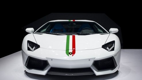 Lamborghini pakt op de Beijing Motor Show uit met een speciale versie van de Aventador. De zogeheten Aventador Nazionale is aangekleed door de Ad Personam-afdeling van het Italiaanse merk.