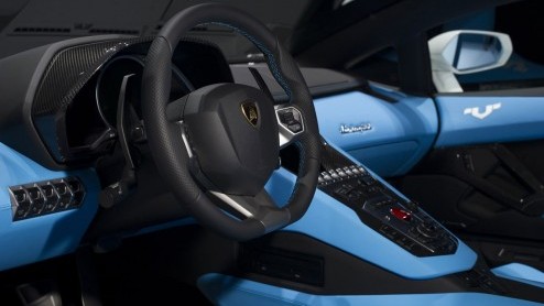 Lamborghini pakt op de Beijing Motor Show uit met een speciale versie van de Aventador. De zogeheten Aventador Nazionale is aangekleed door de Ad Personam-afdeling van het Italiaanse merk.