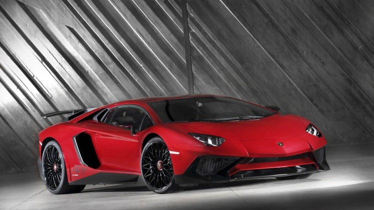 Na vier jaar presenteert Lamborghini de nog snellere Aventador LP 750-4 SV 'Superveloce' in Genve.