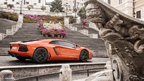 Toevallig in het bezit van een Lamborghini? Niet? Dan skip dit bericht maar. De Italiaanse fabrikant organiseert namelijk exclusief voor Lamborghini-rijders de Toscana Tour @ 8.250 rpm