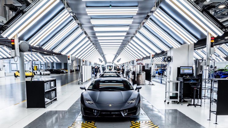 Lamborghini heeft de afgelopen 18 maanden de eigen fabriek in capaciteit en oppervlak verdubbeld voor de komst van de Urus SUV.