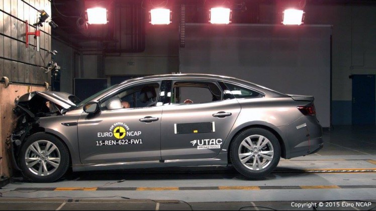 EuroNCAP crashtest resultaten van Kia Optima, Jaguar XE, Mercedes GLC, Opel Astra, Renault Megane & Talisman, Lexus RX, BMW X1 Infiniti Q50 en Kia Sportage 2015. De Lancia Ypsilon scoort matig.