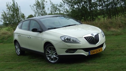 Het heeft even geduurd, maar nu is daar toch eindelijk een nieuwe Lancia. En niet zo maar n, nee het is de nieuwe Delta. Een model waar de Italiaanse fabrikant hoge ogen mee wil gaan gooien. Misschi