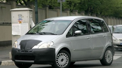 Lancia heeft een facelift in de planning staan voor de mini MPV van het merk. De eerste fotos van die facelift hebben wij alvast voor je.