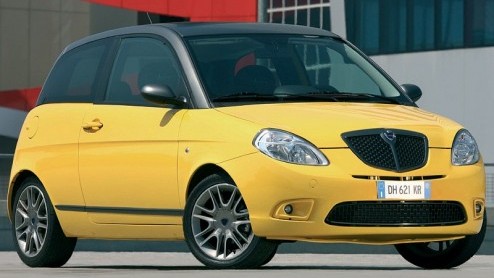 Lancia en Momo zijn een samenwerking aangegaan en dat heeft geresulteerd in de Ypsilon Sport Momodesign. Dat komt neer op een lekker vlotte Ypsilon met dito uiterlijk.