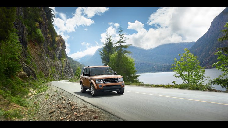 De nieuwe Land Rover Discovery Landmark Special Edition is extra luxe en rijk uitgerust, met lederen bekleding en de SDV6 dieselmotor.
