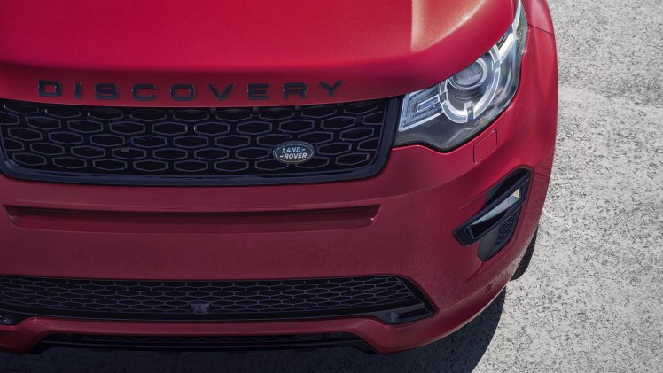 Voor modeljaar 2016 introduceert Land Rover de Discovery Sport Dynamic, evenals de nieuwe eD4 dieselmotor en ATPC.