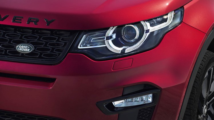 Voor modeljaar 2016 introduceert Land Rover de Discovery Sport Dynamic, evenals de nieuwe eD4 dieselmotor en ATPC.