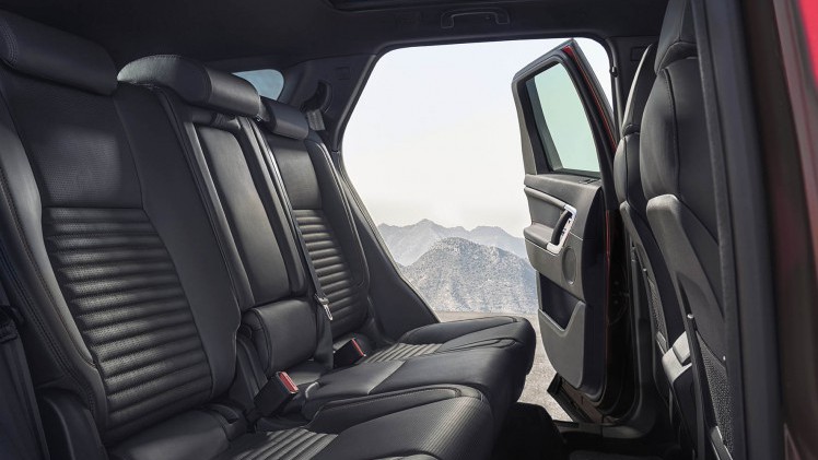 Voor modeljaar 2016 introduceert Land Rover de Discovery Sport Dynamic, evenals de nieuwe eD4 dieselmotor en ATPC.