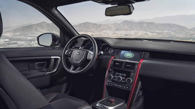 Voor modeljaar 2016 introduceert Land Rover de Discovery Sport Dynamic, evenals de nieuwe eD4 dieselmotor en ATPC.