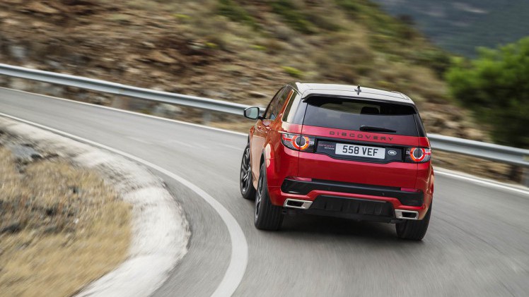 Voor modeljaar 2016 introduceert Land Rover de Discovery Sport Dynamic, evenals de nieuwe eD4 dieselmotor en ATPC.