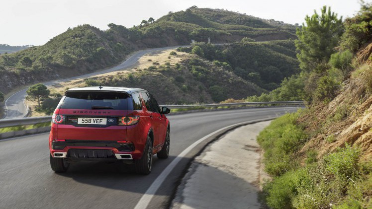 Voor modeljaar 2016 introduceert Land Rover de Discovery Sport Dynamic, evenals de nieuwe eD4 dieselmotor en ATPC.