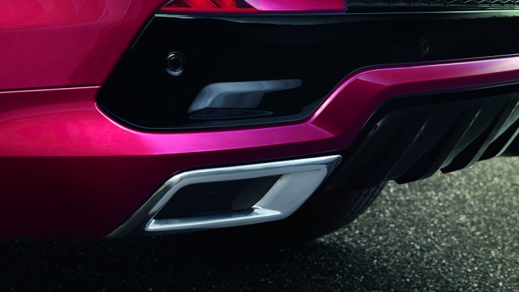 Voor modeljaar 2016 introduceert Land Rover de Discovery Sport Dynamic, evenals de nieuwe eD4 dieselmotor en ATPC.