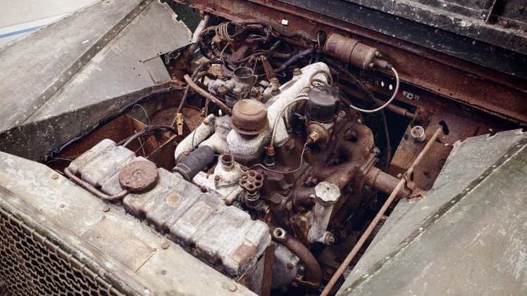 Jaguar Land Rover Classis spoorde een van de drie showauto's van de oer-Land Rover op die op de AutoRai in 1948 hebben gestaan en neemt nu de restauratie ter hand.