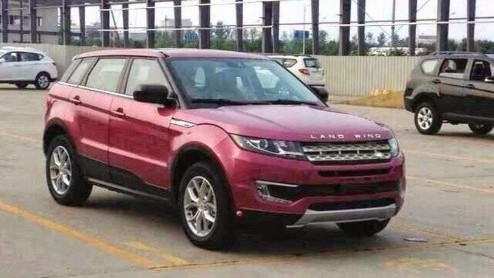 Het Chinese Landwind laat weer eens van zich horen. De fabrikant komt met een compacte SUV, die wel erg veel gelijkenis vertoont met de Range Rover Evoque. Sterker nog, het lijkt een n op n kopie.