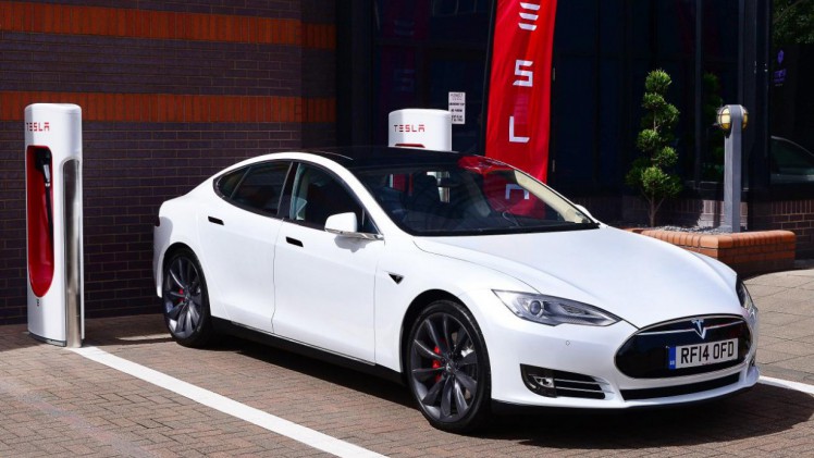 Launch Mode maakt Tesla Model S nog sneller. Zo schakel je de Launch Mode in.