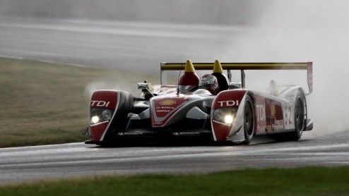 Terwijl Nederland zich klaar maakt voor een stevig potje voetbal, staat Audi in de startblokken voor de 24 Uur van Le Mans, de beroemdste lange-afstandsrace ter wereld, die op 14 en 15 juni zijn 76e e