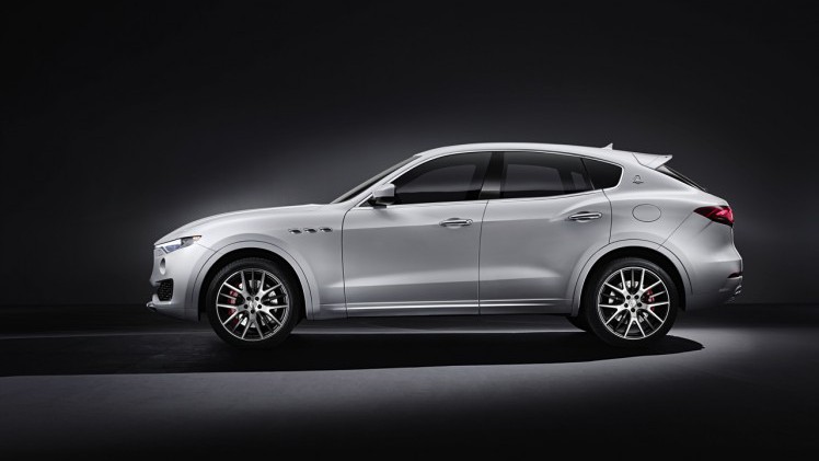 De nieuwe Maserati Levante nader bekeken, live op de Autosalon van Geneve 2016.