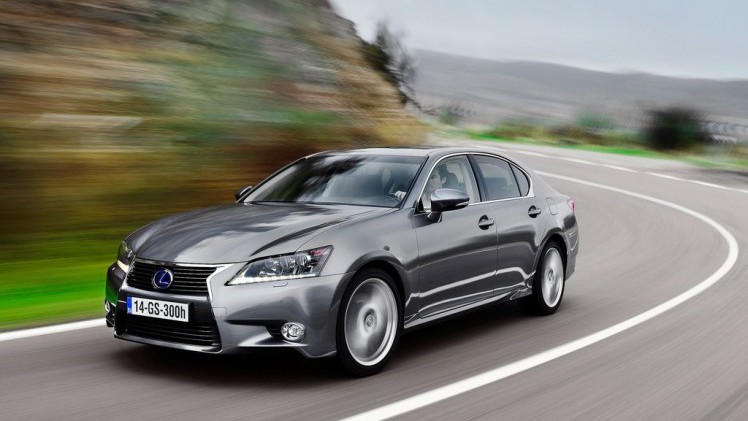 Lexus positioneert zich in Nederland als luxe premium hybridemerk en dus komen de modellen met 2.0 liter turbomotor niet naar onze showroom.