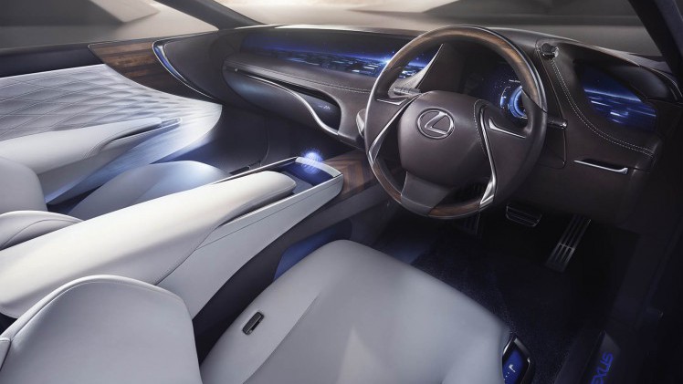 De Lexus LF-FC concept car is de LS-limousine van de toekomst, met het design van een Gran Turismo en vooruitstrevende techniek zoals waterstof, de brandstofcel, CFRP en bediening met handgebaren.