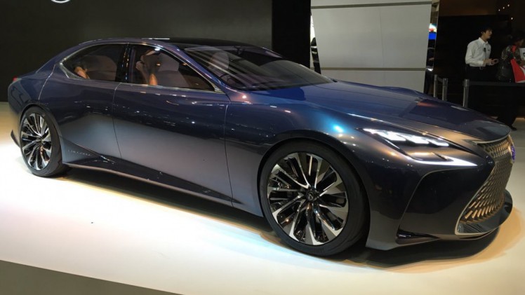 De Lexus LF-FC concept car is de LS-limousine van de toekomst, met het design van een Gran Turismo en vooruitstrevende techniek zoals waterstof, de brandstofcel, CFRP en bediening met handgebaren.