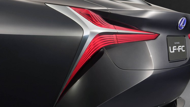 De Lexus LF-FC concept car is de LS-limousine van de toekomst, met het design van een Gran Turismo en vooruitstrevende techniek zoals waterstof, de brandstofcel, CFRP en bediening met handgebaren.