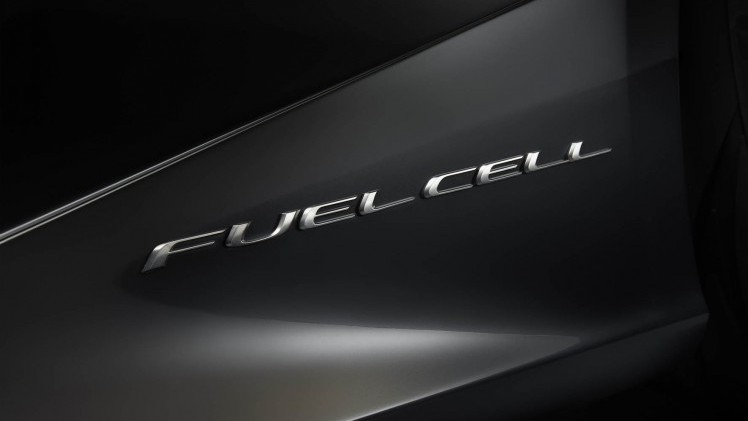 De Lexus LF-FC concept car is de LS-limousine van de toekomst, met het design van een Gran Turismo en vooruitstrevende techniek zoals waterstof, de brandstofcel, CFRP en bediening met handgebaren.
