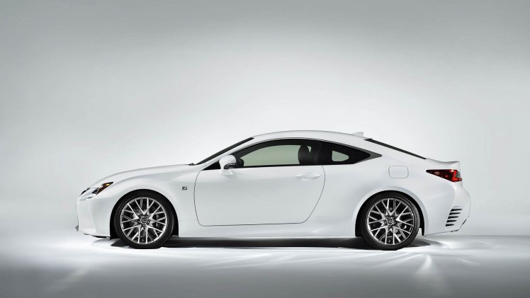 Lexus RC ook als hybride leverbaar. De Lexus RC 300h Coup? komt medio december naar Nederland.