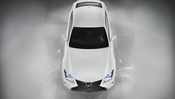 Lexus RC ook als hybride leverbaar. De Lexus RC 300h Coup? komt medio december naar Nederland.