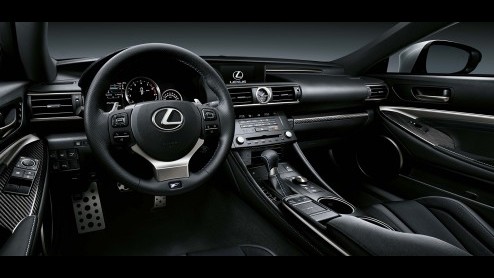 Lexus RC F V8 met 477 pk komt in januari naar Nederland en prijzen beginnen bij 121.900 euro.