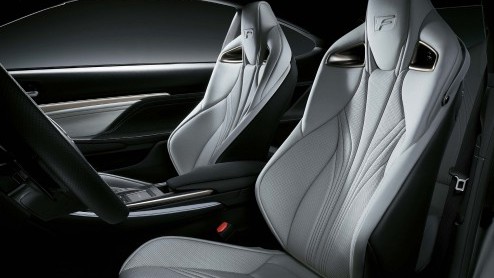 Lexus RC F V8 met 477 pk komt in januari naar Nederland en prijzen beginnen bij 121.900 euro.