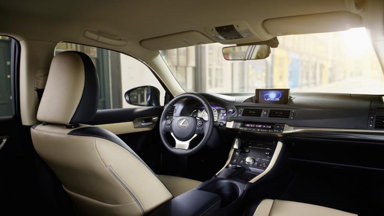 Lexus gaf op de IAA een virtuele persconferentie rondom de vernieuwde NX en CT.