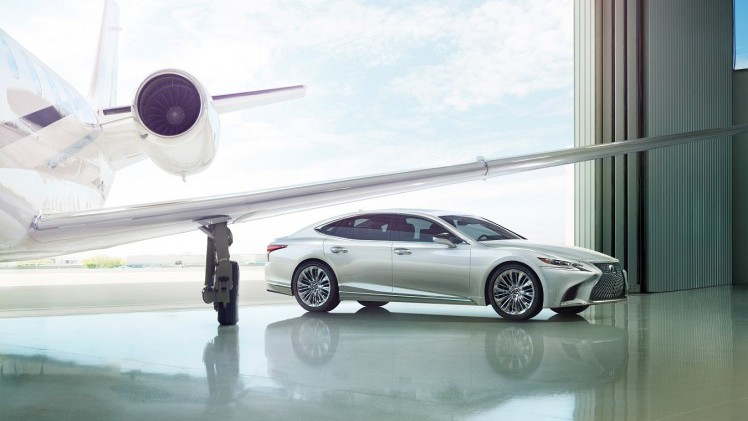 Lexus heeft op de North American International Auto Show het nieuwe vlaggenschip gepresenteerd: de nieuwe generatie LS. De auto slaat een dynamischere weg in, maar comfort blijft belangrijk.