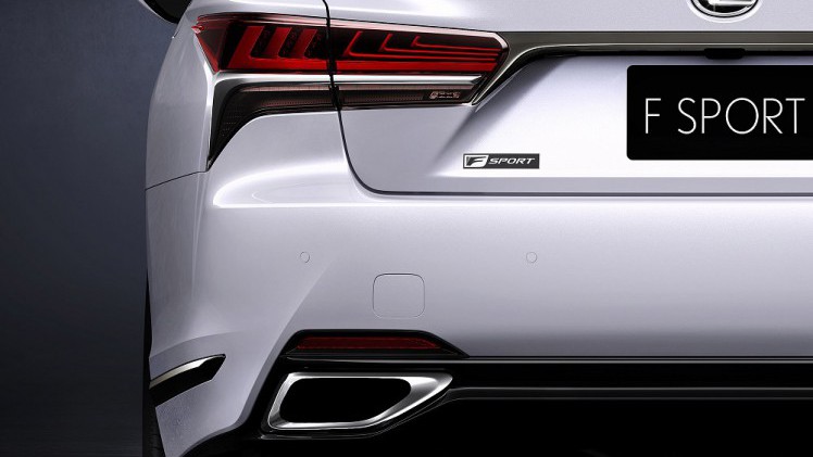 Lexus heeft op de North American International Auto Show het nieuwe vlaggenschip gepresenteerd: de nieuwe generatie LS. De auto slaat een dynamischere weg in, maar comfort blijft belangrijk.