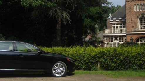 Goed voorbeeld doet goed volgen. Daarom is er de Lexus GS450h. Voor de mobility manager of de directeur met die het goede voorbeeld wil geven, maar ook gewoon voor degene die veel waarde hecht aan een