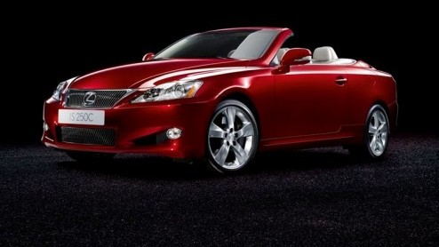 De komst van een nieuwe cabriolet-Lexus zat er al aan te komen, vandaag beleeft de Lexus IS 250C zijn wereldpremire. Met een 2.5 V6 en een vlot te openen hardtop dak kunnen we er lang plezier van heb