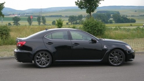 Europa heeft de Nrburgring. En Azi? Zij hebben de Fuji Speedway. En jawel, daar hebben de ingenieurs van Lexus de IS F(uji) fijngeslepen, een geduchte concurrent voor de gevestigde (Duitse) orde zoa