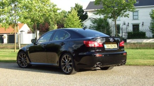 Europa heeft de Nrburgring. En Azi? Zij hebben de Fuji Speedway. En jawel, daar hebben de ingenieurs van Lexus de IS F(uji) fijngeslepen, een geduchte concurrent voor de gevestigde (Duitse) orde zoa