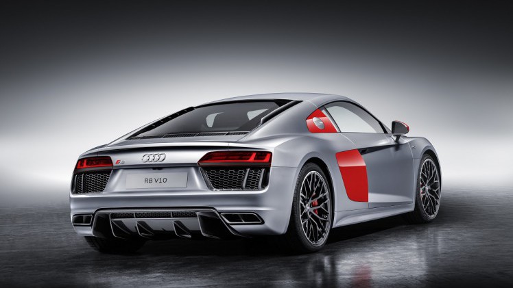 Audi presenteert een gelimiteerde editie voor de R8: de Audi Sport Edition. De auto wordt geleverd in de kleuren van Audi Sport en de oplage bedraagt 200 stuks.