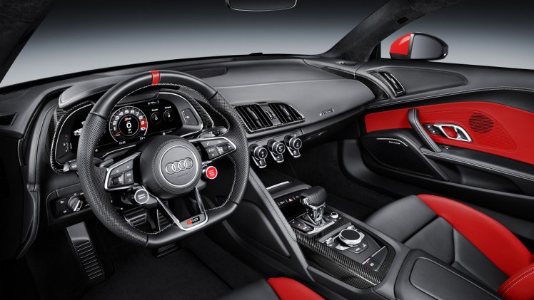 Audi presenteert een gelimiteerde editie voor de R8: de Audi Sport Edition. De auto wordt geleverd in de kleuren van Audi Sport en de oplage bedraagt 200 stuks.