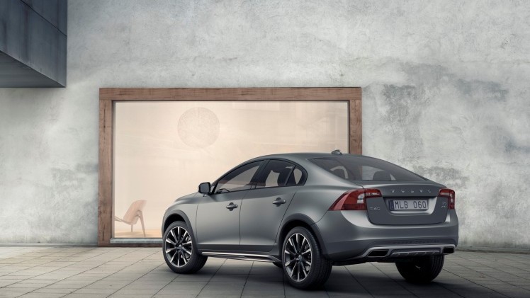 Prijzen en uitvoeringen Volvo S60 en V60 Cross Country op een rij. De S60 is er met de D4 dieselmotor en de V60 start met de D3, D4 en T5. Diesels scoren 20% bijtelling.