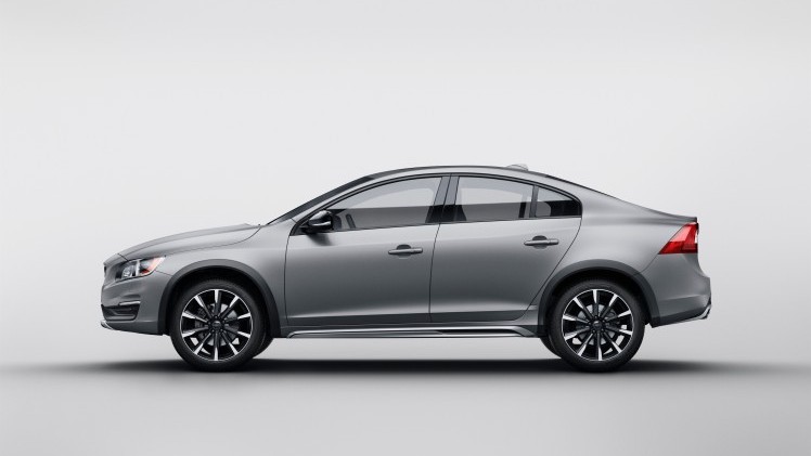 Prijzen en uitvoeringen Volvo S60 en V60 Cross Country op een rij. De S60 is er met de D4 dieselmotor en de V60 start met de D3, D4 en T5. Diesels scoren 20% bijtelling.