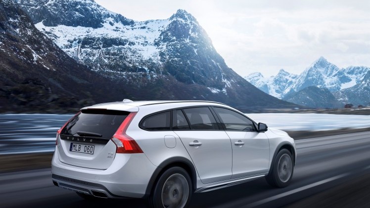 Prijzen en uitvoeringen Volvo S60 en V60 Cross Country op een rij. De S60 is er met de D4 dieselmotor en de V60 start met de D3, D4 en T5. Diesels scoren 20% bijtelling.
