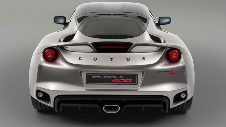 Lotus lanceert in Genve de Evora 400. Van buiten lijkt het misschien op een lichte facelift, maar onderhuids is er een hoop nieuw.