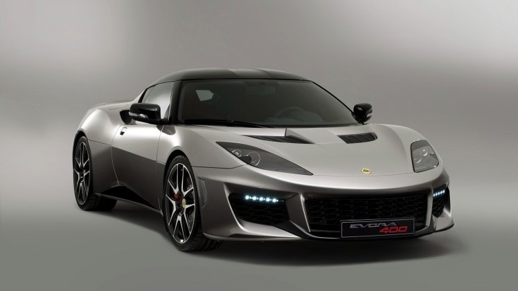 Lotus lanceert in Genve de Evora 400. Van buiten lijkt het misschien op een lichte facelift, maar onderhuids is er een hoop nieuw.
